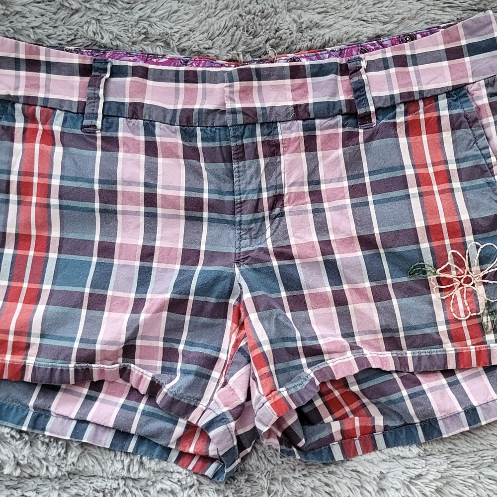 😁*BOGO SALE*😁 Old Navy Plaid shorts size 2